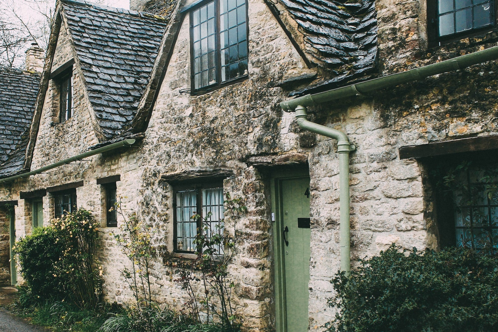 Bauschäden Bild eines alten Hauses