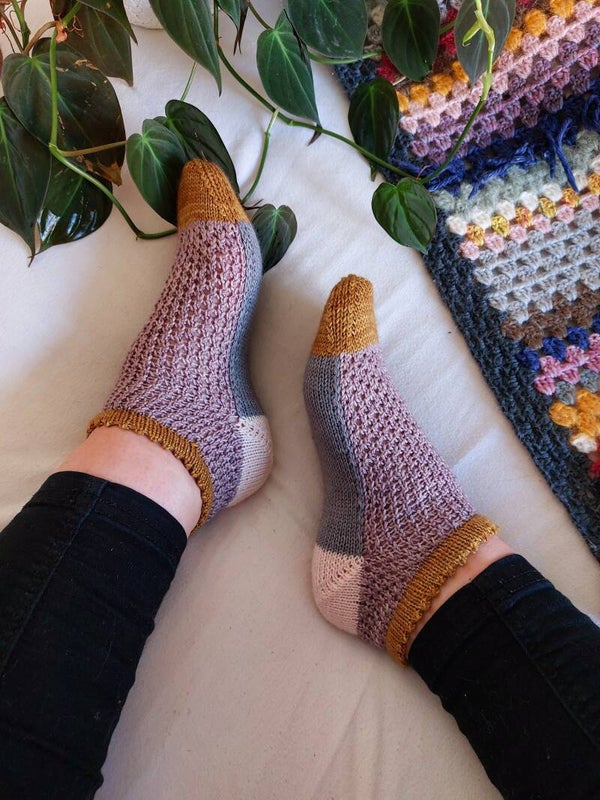 NL Solid lace sneaker socks