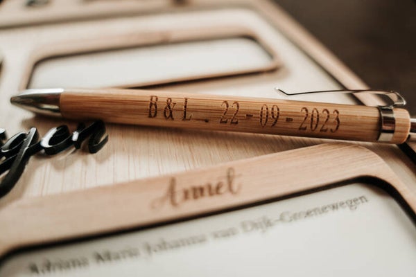 Pen met voorletter en trouwdatum