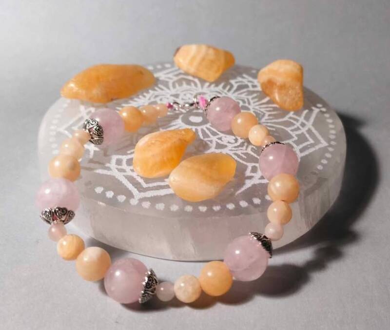 Keltainen kalsiitti+Ruusukvartsi