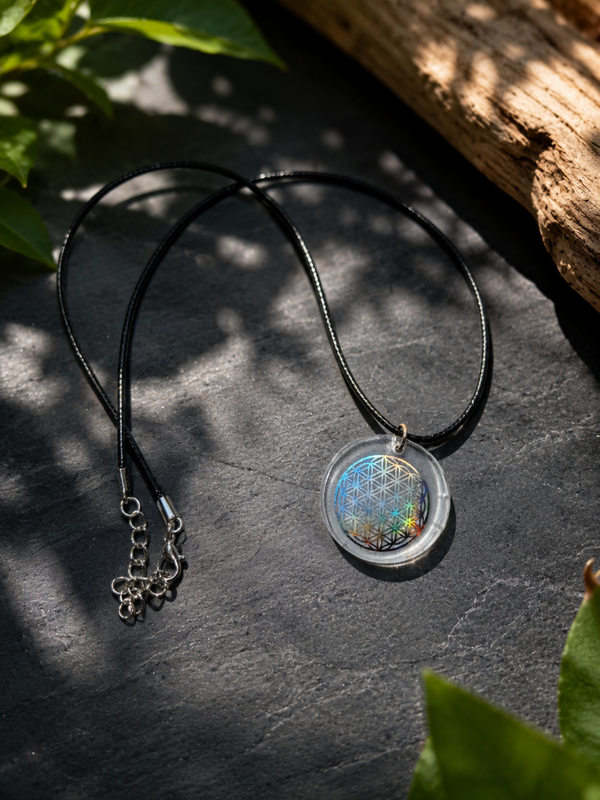 Collier en résine – Fleur de Vie – Cordon noir réglable