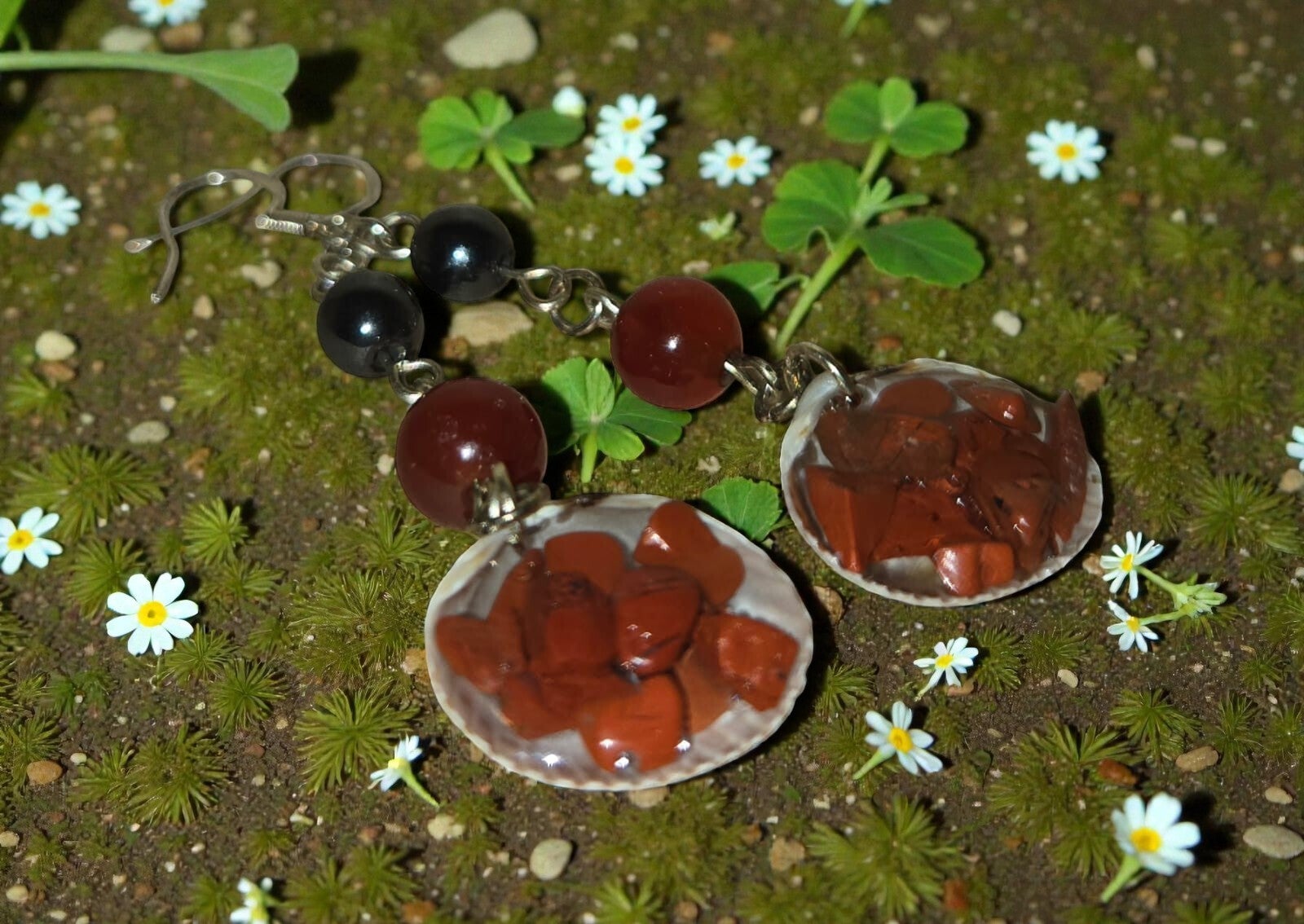 Boucle d'oreille en jaspe rouge