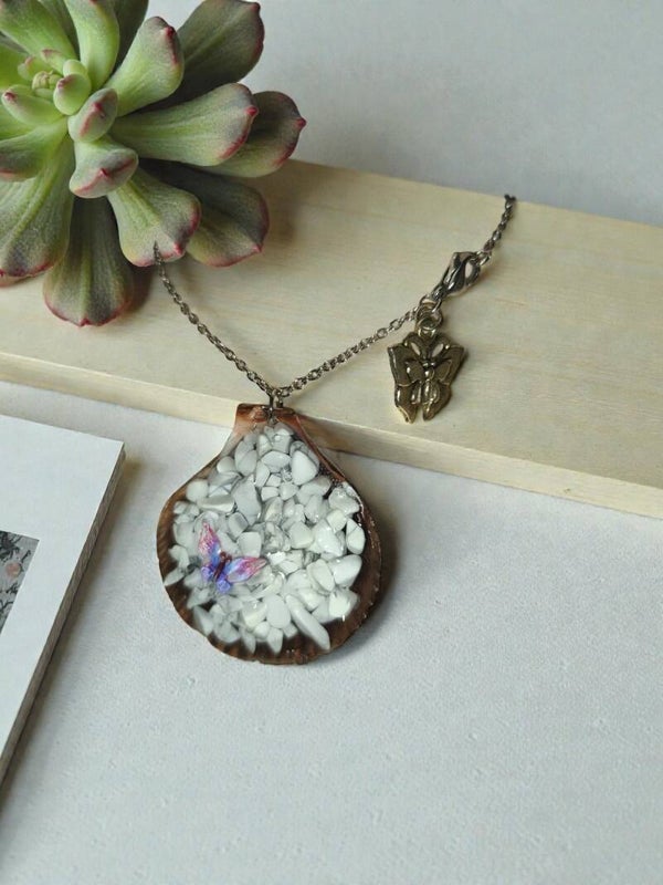 Collier papillon