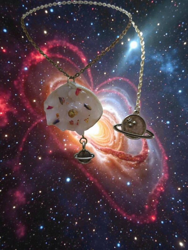 Collier univers