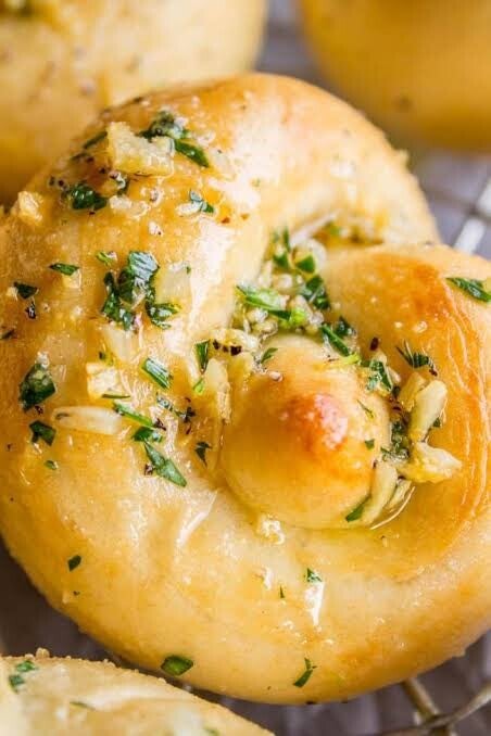 12 count Garlic knots
