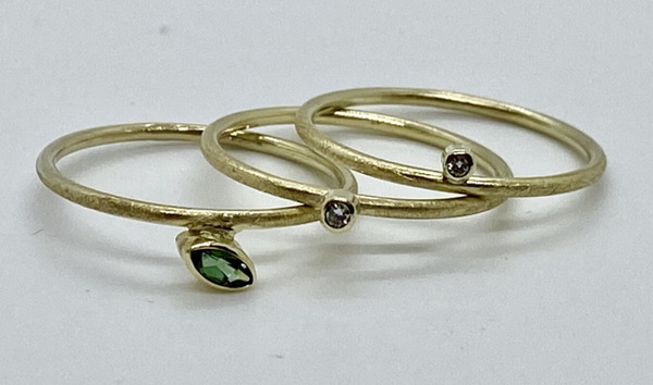 Uitverkocht Set van drie geelgouden aanschuifringen