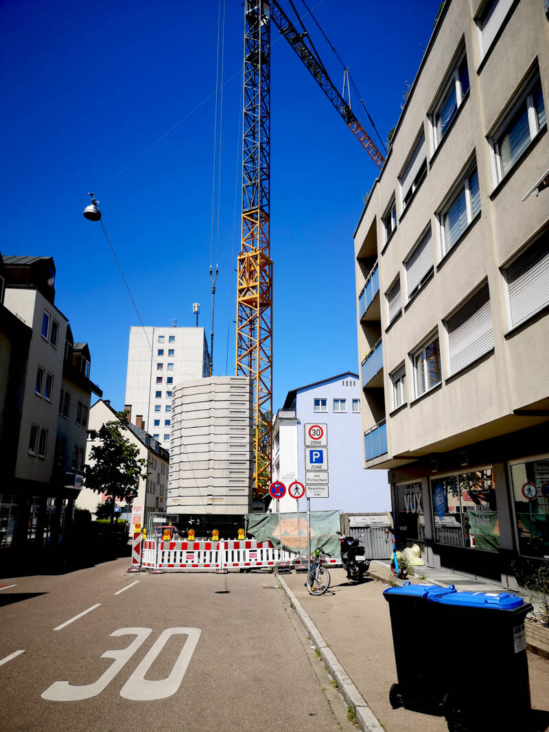 30er Zone mit Baustelle