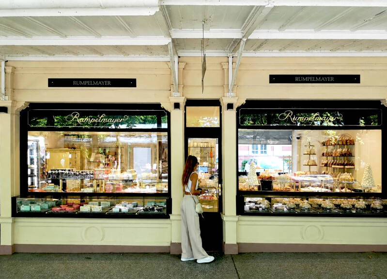 Kurhaus Kolonnaden, Rumpelmayer Baden-Baden – Caféhauskultur &amp; Pâtisserie mit Tradition