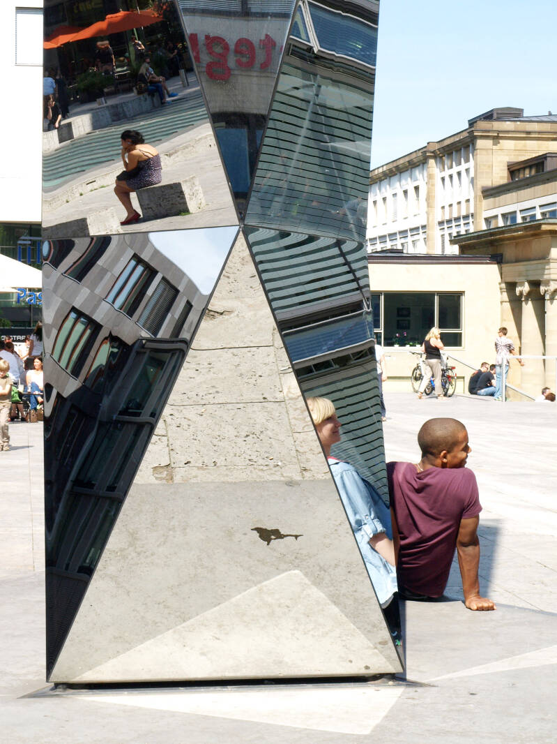 Locking glass. Kleiner Schlossplatz Stuttgart