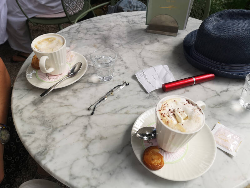 Café Mélange &amp; Sahne  – königlich verfeinert  