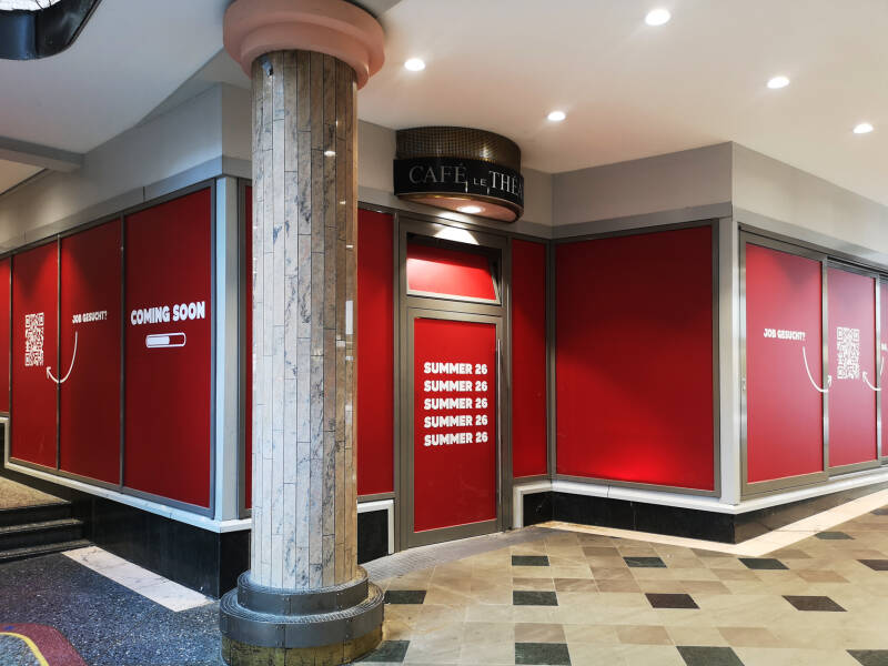 CAFE LE THEATRE hatte eine schöne 50th Atmosphäre 1