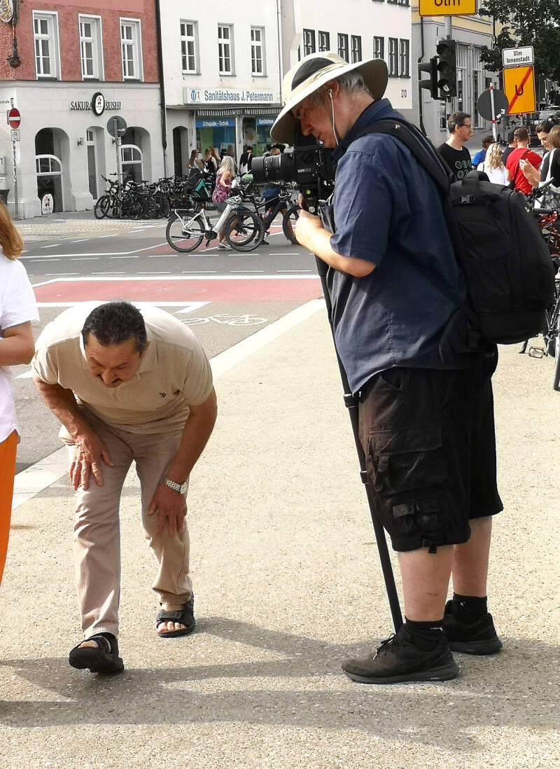 „Jäger des verlorenen (Ulmer) Spatzen - „Spatzen raus, SUVs rein“. „Nistplatz gegen Neubau – Natur zieht den Kürzeren“