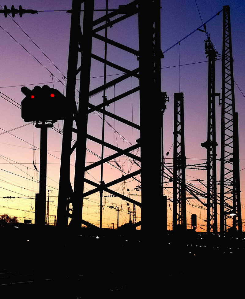 „Night Lines – Ulm Central Station“