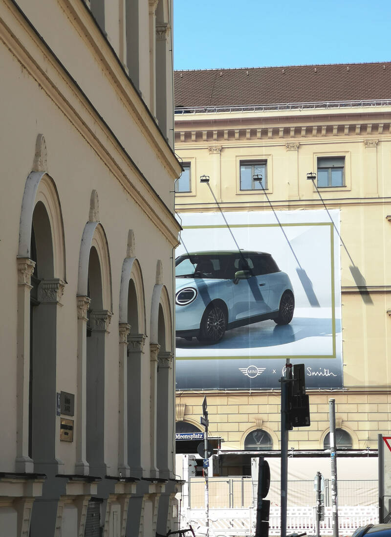 ODOONSPLATZ München &amp; Paul Smith - Mini Cooper Werbebanner 
