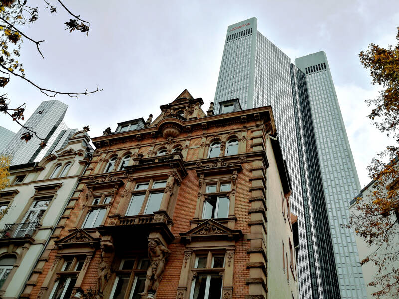 Historistisches Wohnhaus &amp; DB, Deka -Hochhäuser III