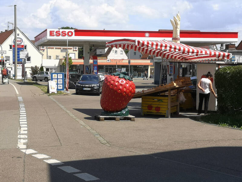 Station Service aux Fraises, Offenhausen