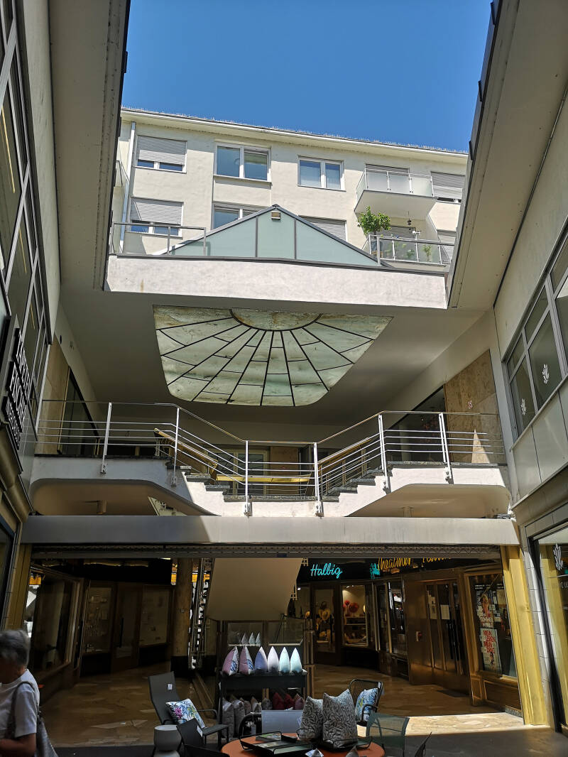 "Theatiner Filmkunst Kino 50er Jahre, in der Theatiner Passage web" "Theatiner Filmkunst Kino 50er Jahre, in der Theatiner Passage 3