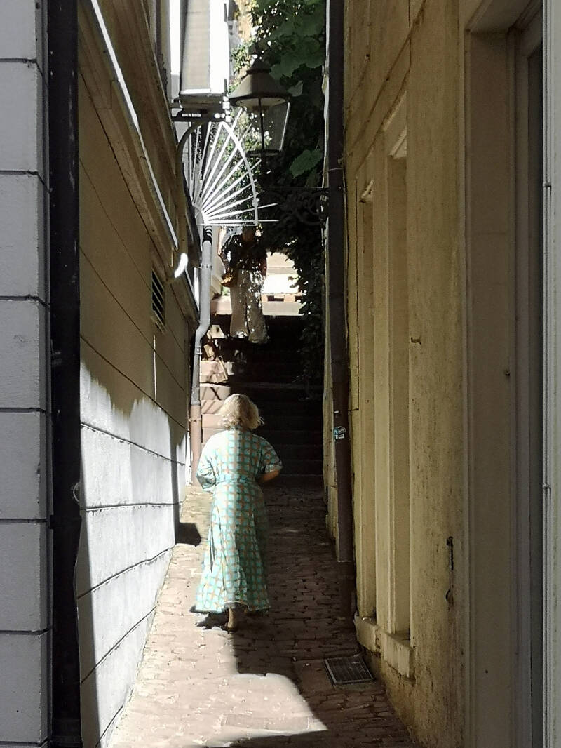 Treppenaufgang im Halbschatten 