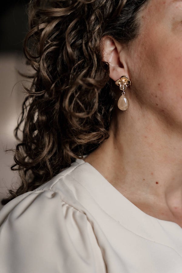 La Flor oorbellen kristal bloem beige