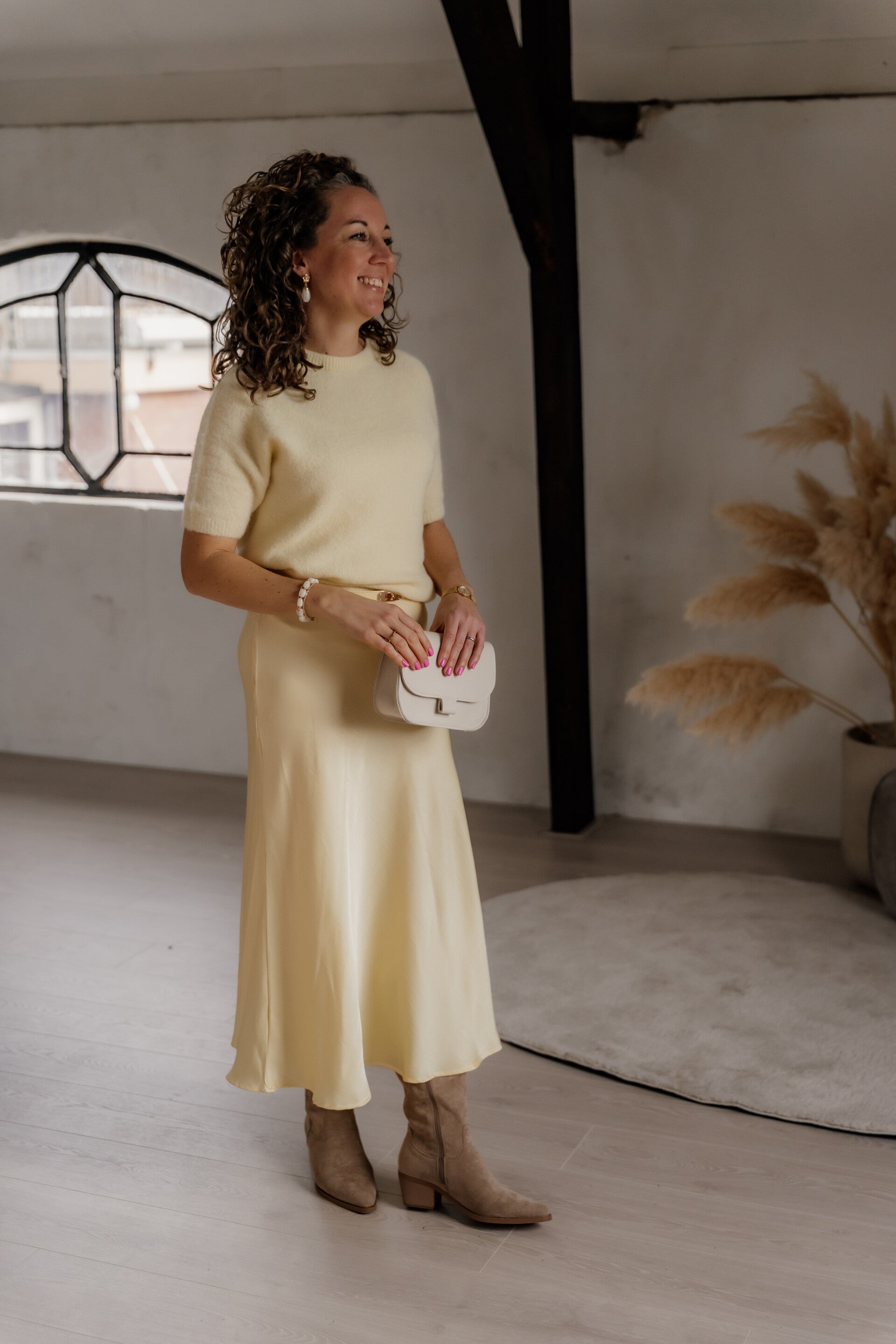 Azzurro satijnen rok - butter yellow