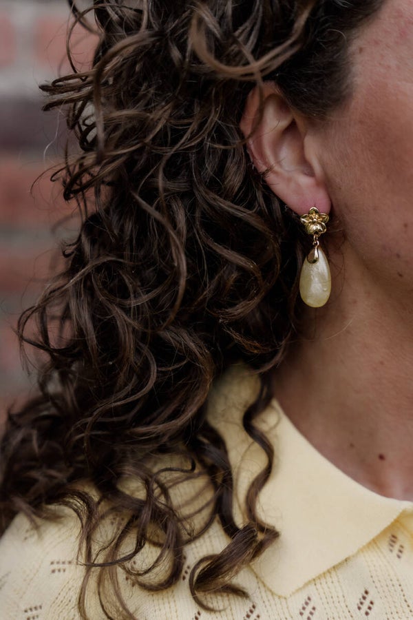 La Flor oorbellen parel bloem ovaal - lichtgeel