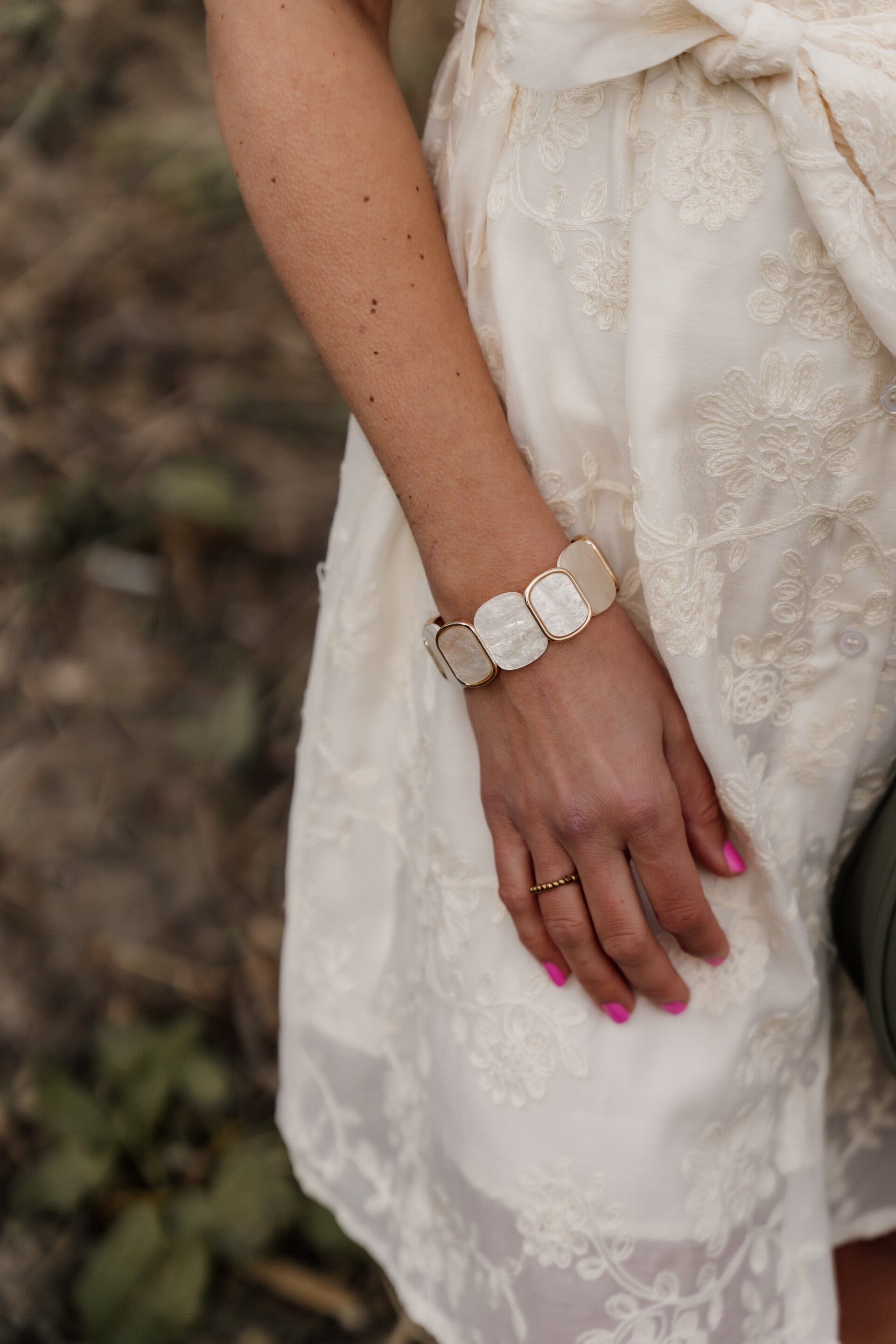 La Flor statement armband - off white