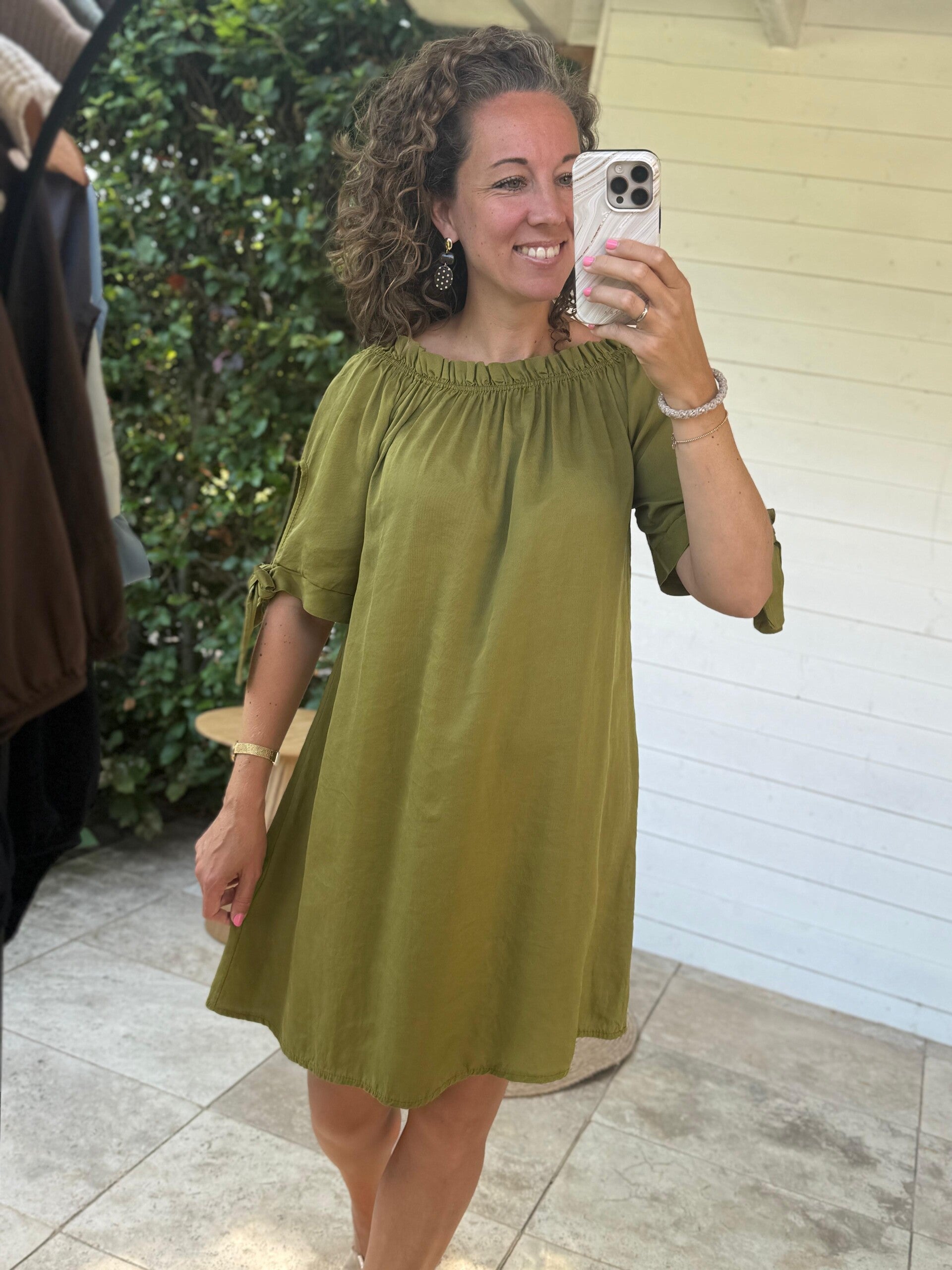 La Flor jurk off shoulder olijf groen
