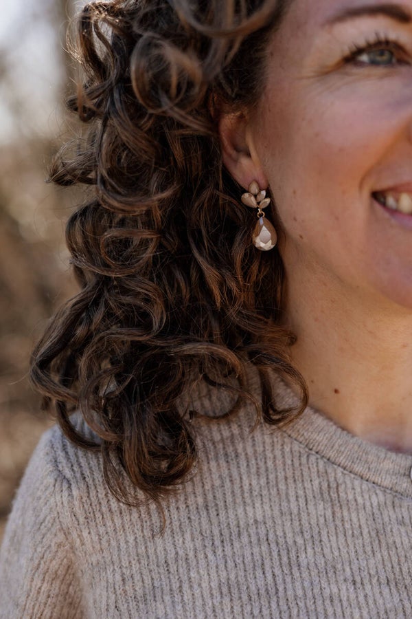 La Flor oorbellen bloem - taupe