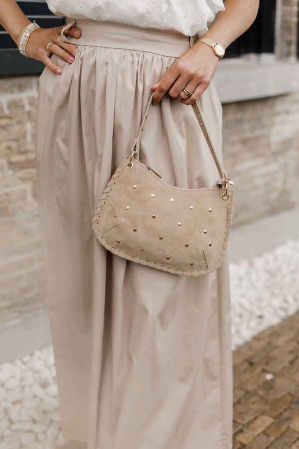 La Flor suede tas met studs - zand