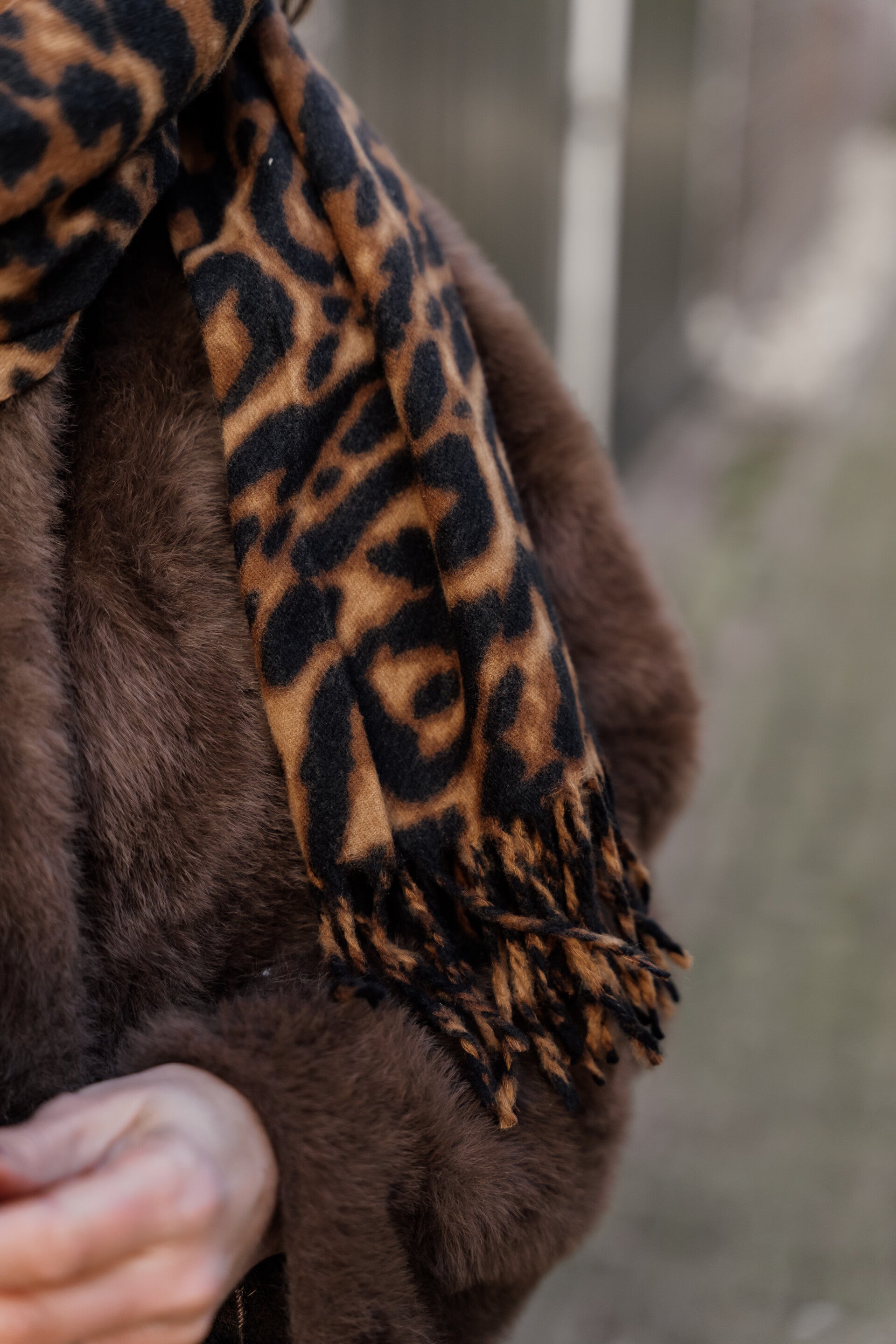 La Flor sjaal panterprint camel