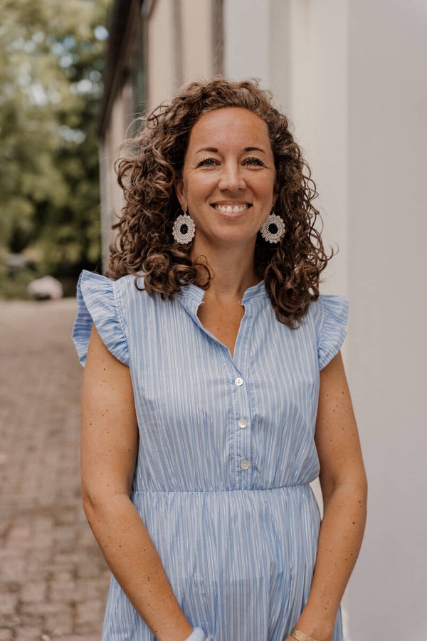 La Flor statement oorbellen rond - wit