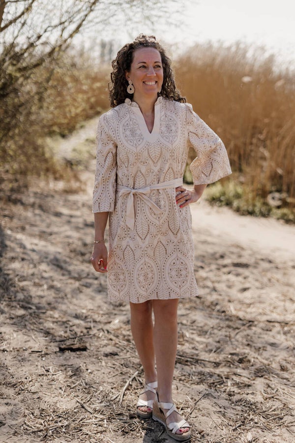 Azzurro broderie jurk - beige