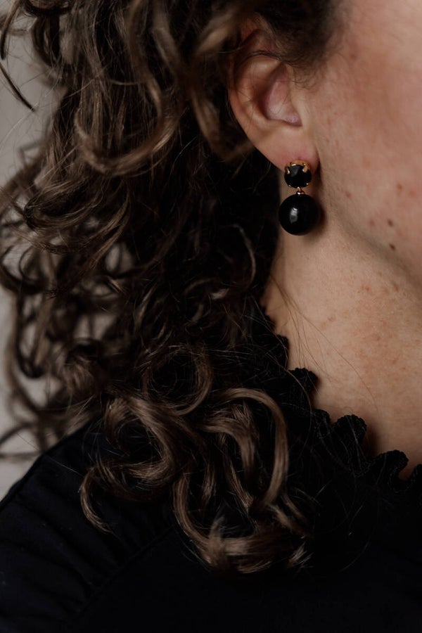 La Flor oorbellen parels rond zwart