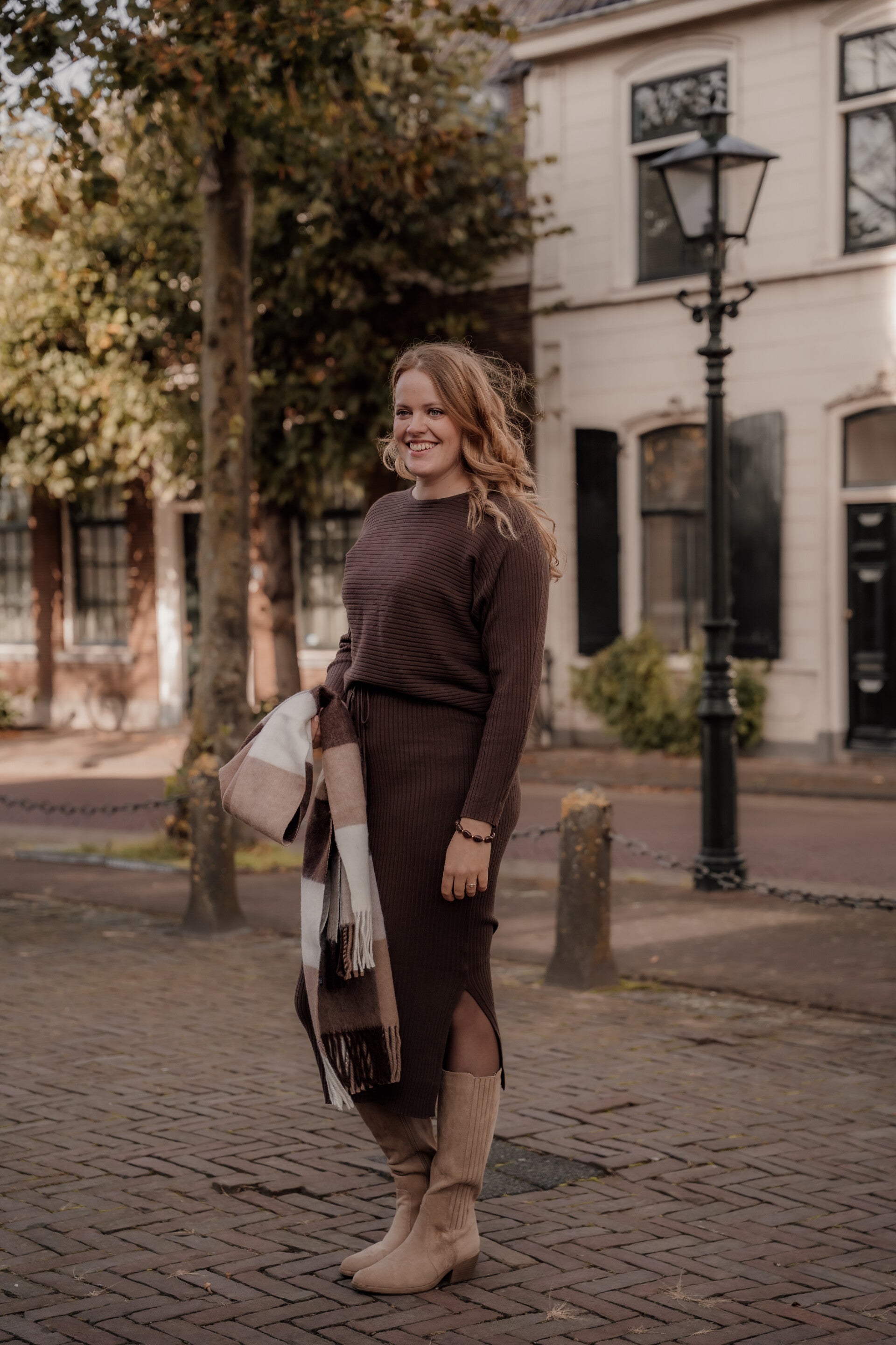La Flor comfy tweedelig set donkerbruin