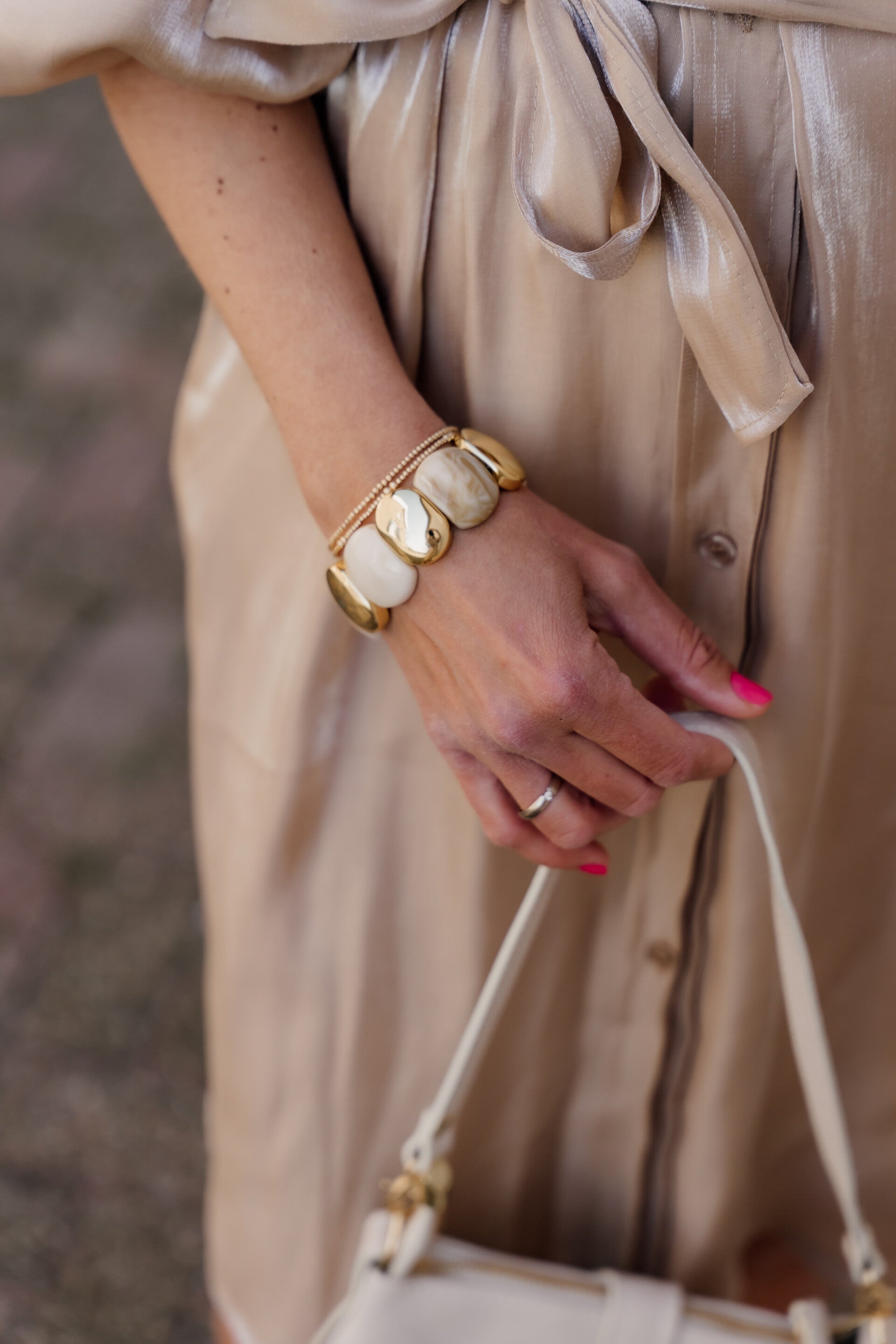 La Flor statement armband beige-goud