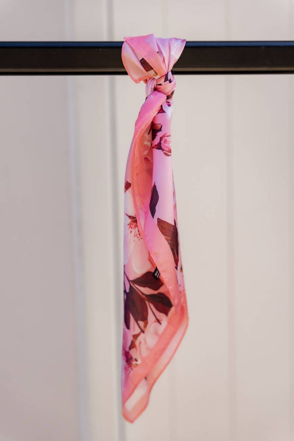 La Flor sjaaltje bloemenprint roze-fuchsia