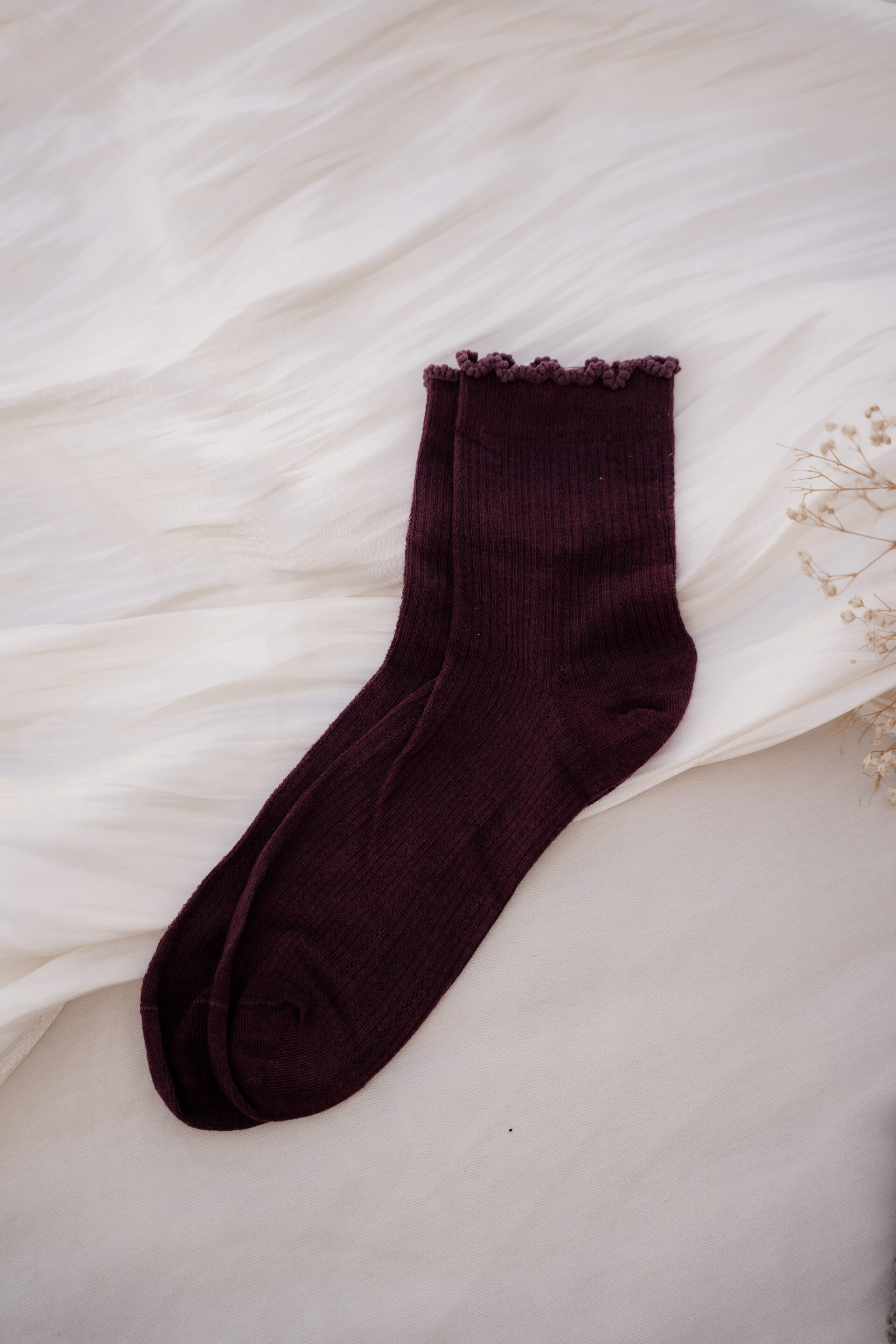 La Flor sokken ruffle bordeaux