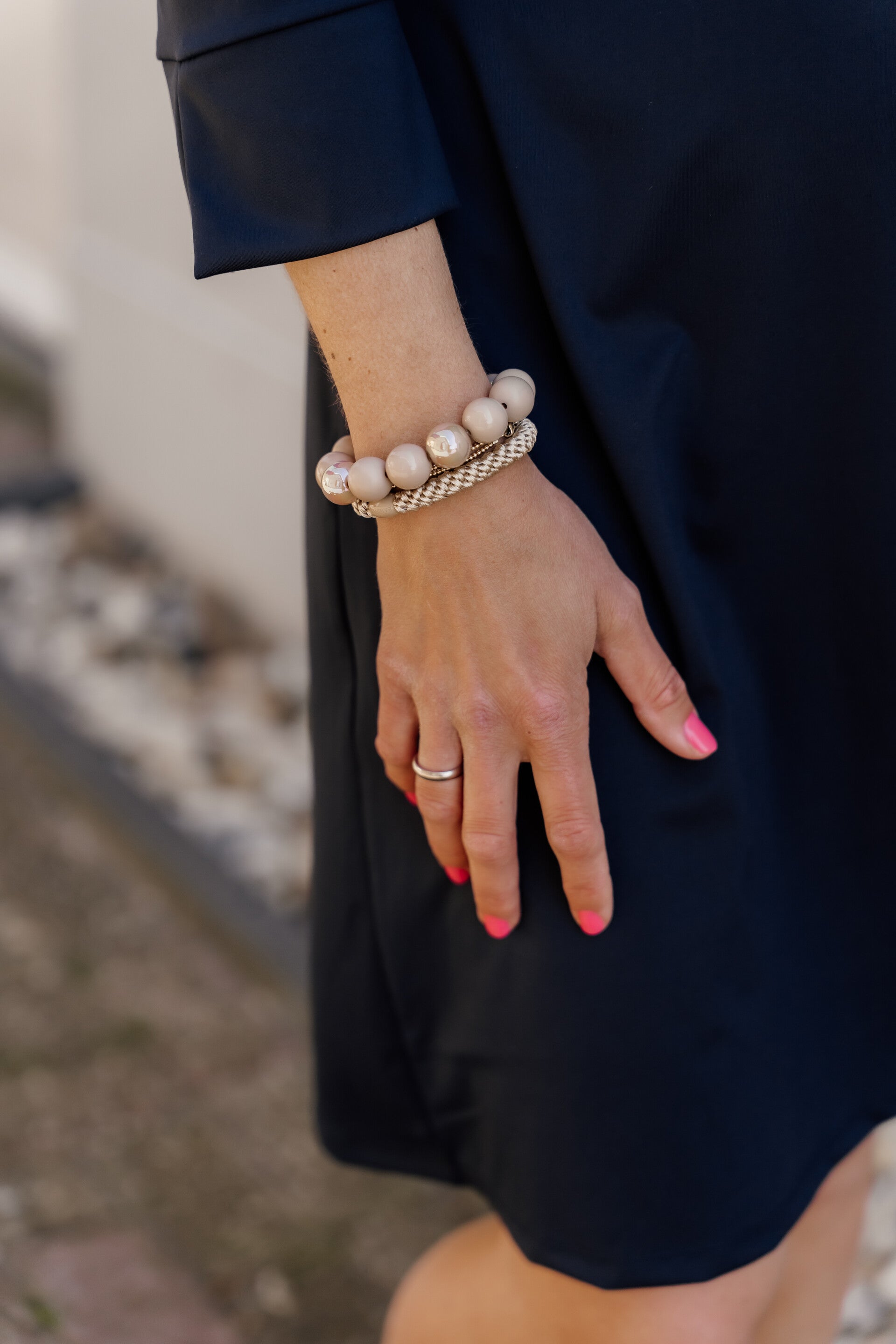 La Flor kralenarmband taupe