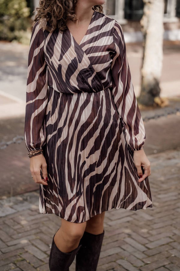 La Flor plissé jurk print beige-bruin