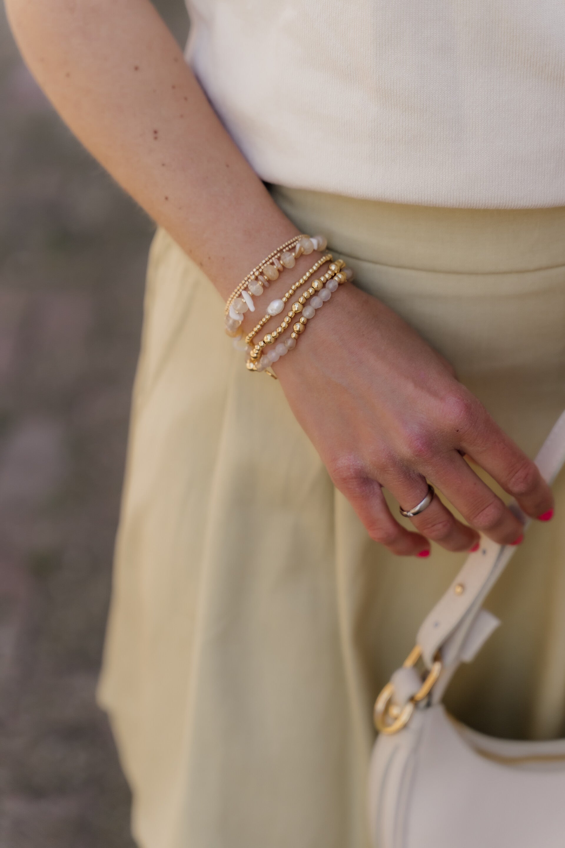 La Flor set armbanden - beige/goud