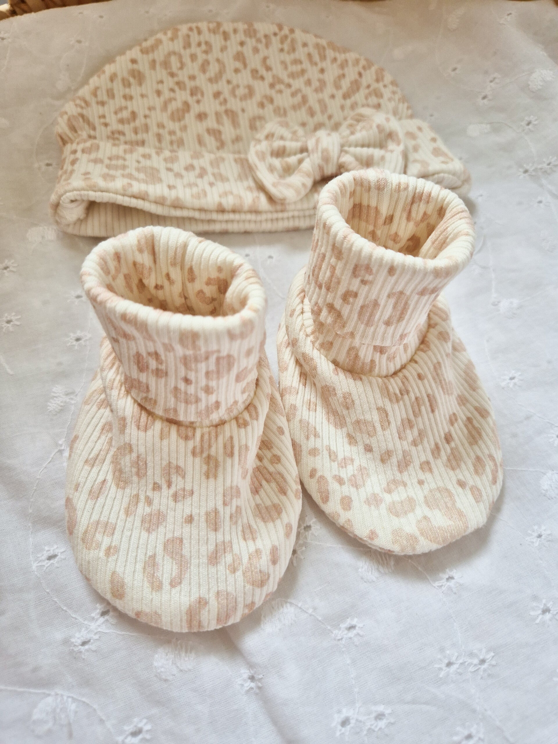 Slofjes rib *Luipaard blush beige* zonder strikje