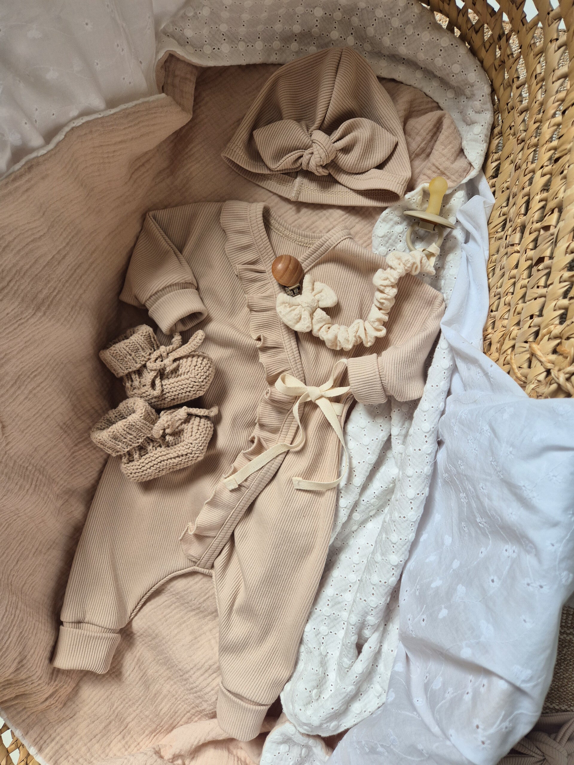 Turbanmutsje met knoop rib *Licht beige *