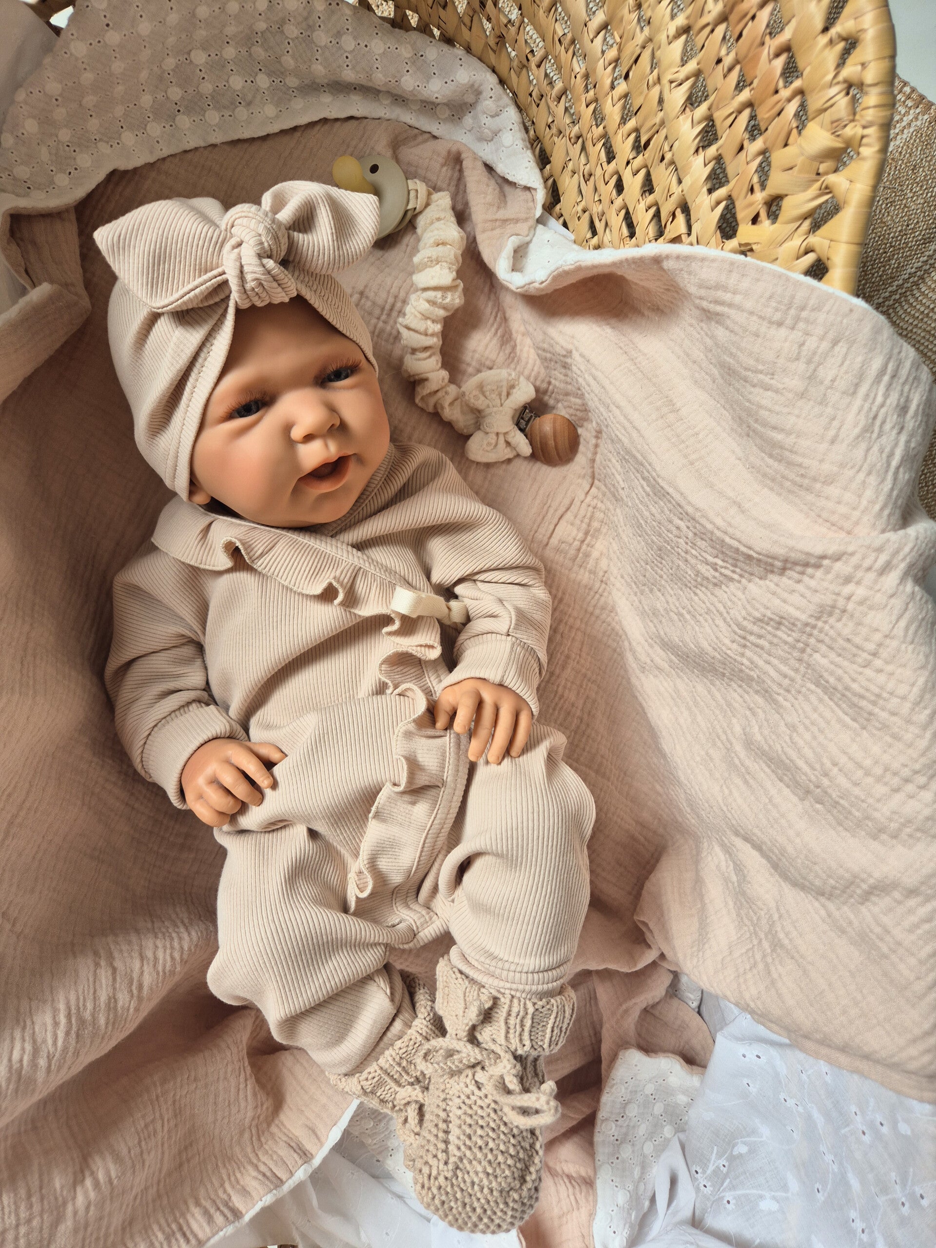 Overslagboxpakje rib met rufflerand *Licht beige *