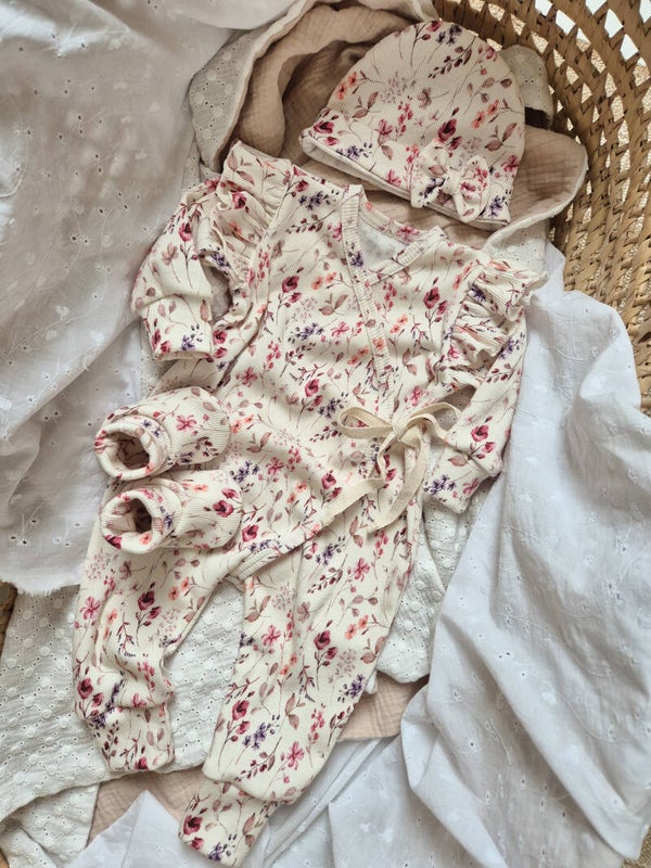 Overslag/kimono boxpakje met ruffle mouwen *Spring flowers*