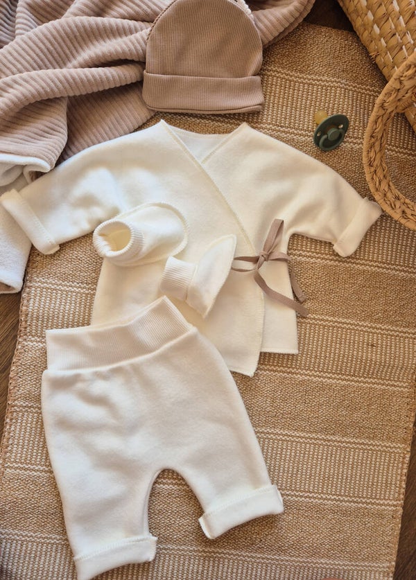 Baby broekje van 100 % fleecekatoen *Ivoor *