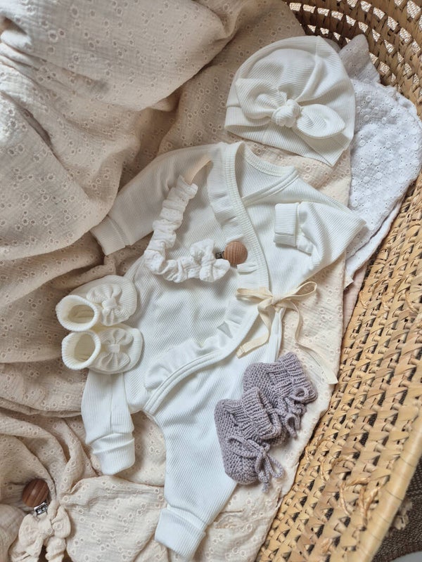 Overslagboxpakje met ruffle rand gerib  *Off-white *