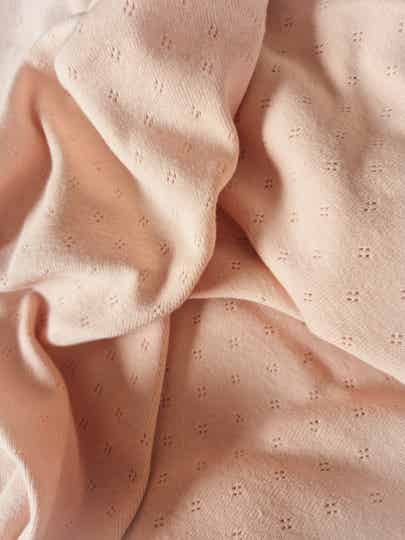 Mutsje zonder knoop en zonder strik ajour *Lichtroze*