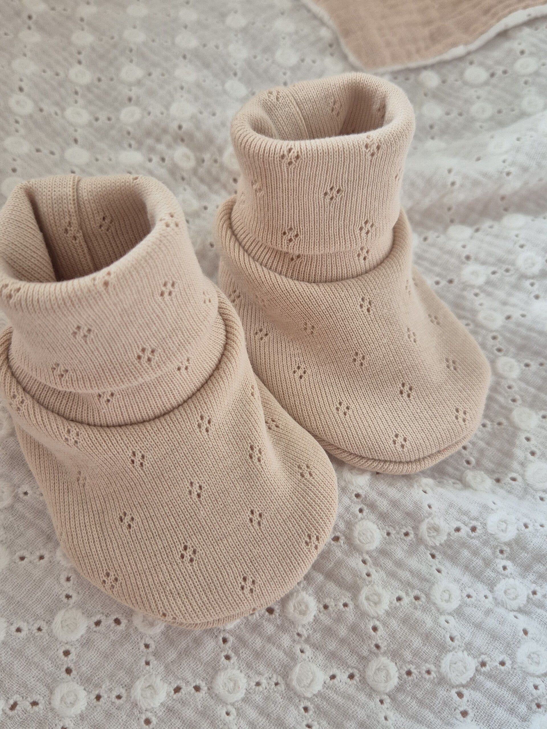 Baby slofjes zonder strik ajour pointelle *Beige*