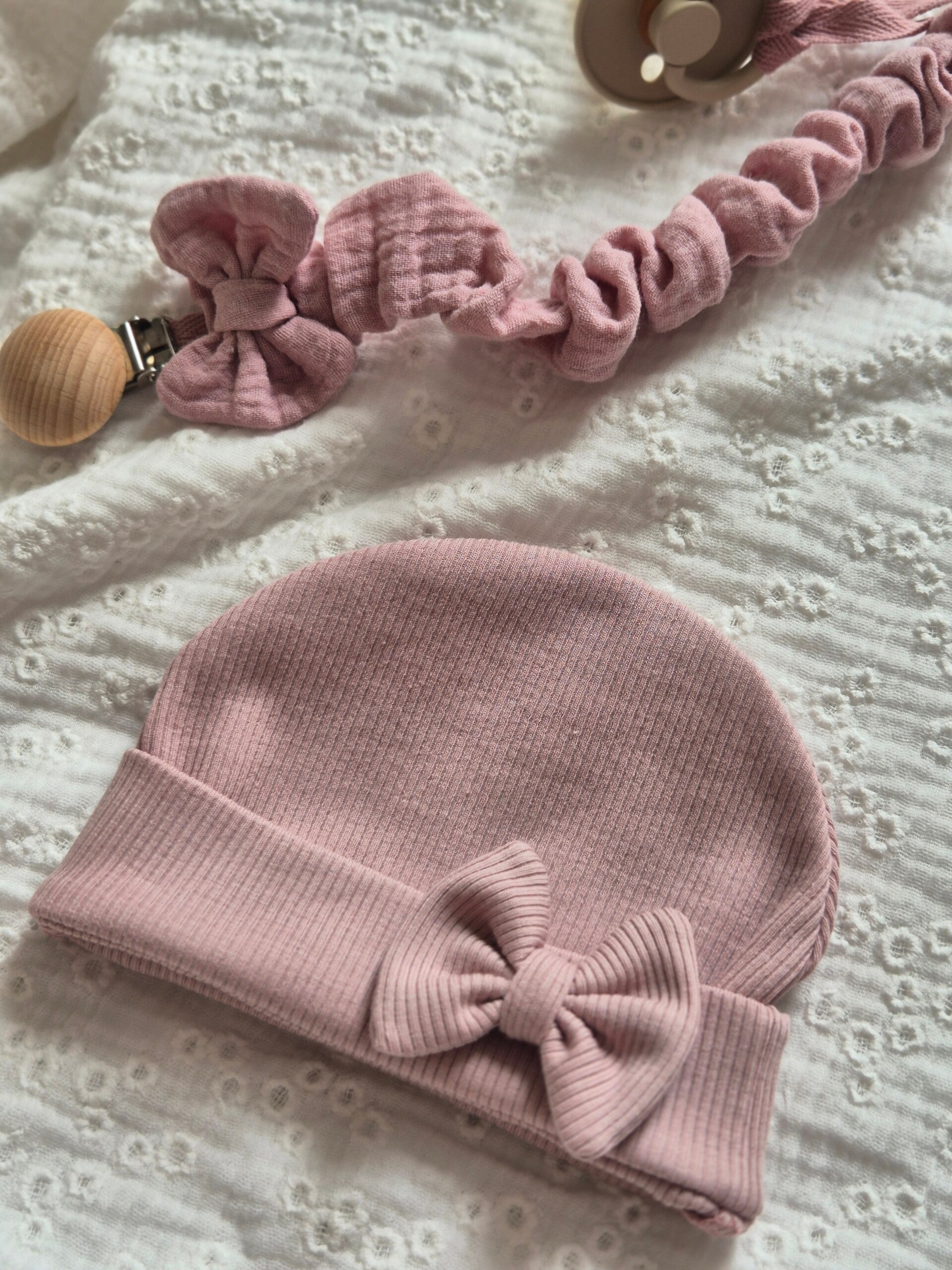 Baby mutsje met strik rib *Oud roze*