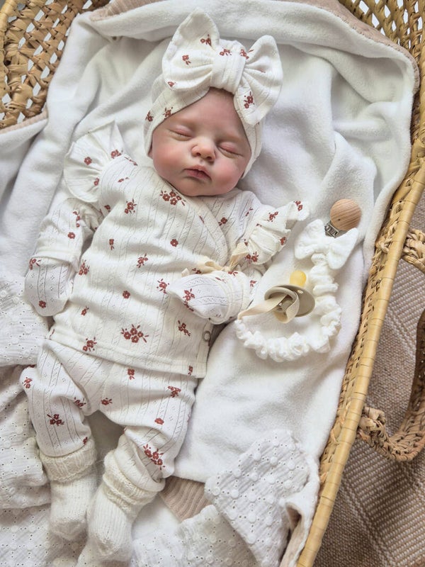 Overslagshirt ruffle ajour pointelle off-white *Bloempje* *.